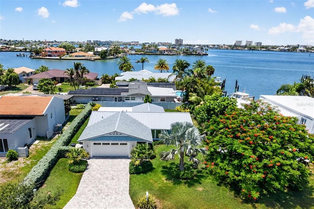 En Venta: $750,000 (2 camas, 2 baños, 1327 Pies cuadrados)