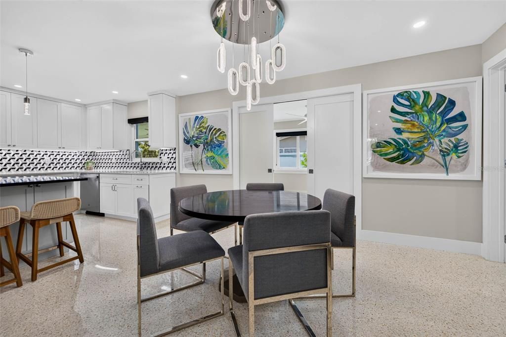 En Venta: $750,000 (2 camas, 2 baños, 1327 Pies cuadrados)