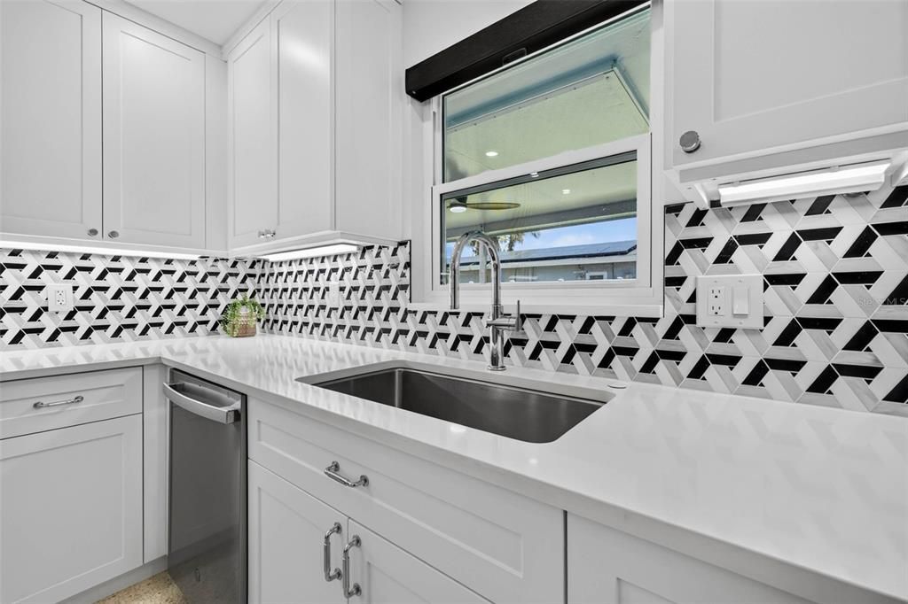 En Venta: $750,000 (2 camas, 2 baños, 1327 Pies cuadrados)
