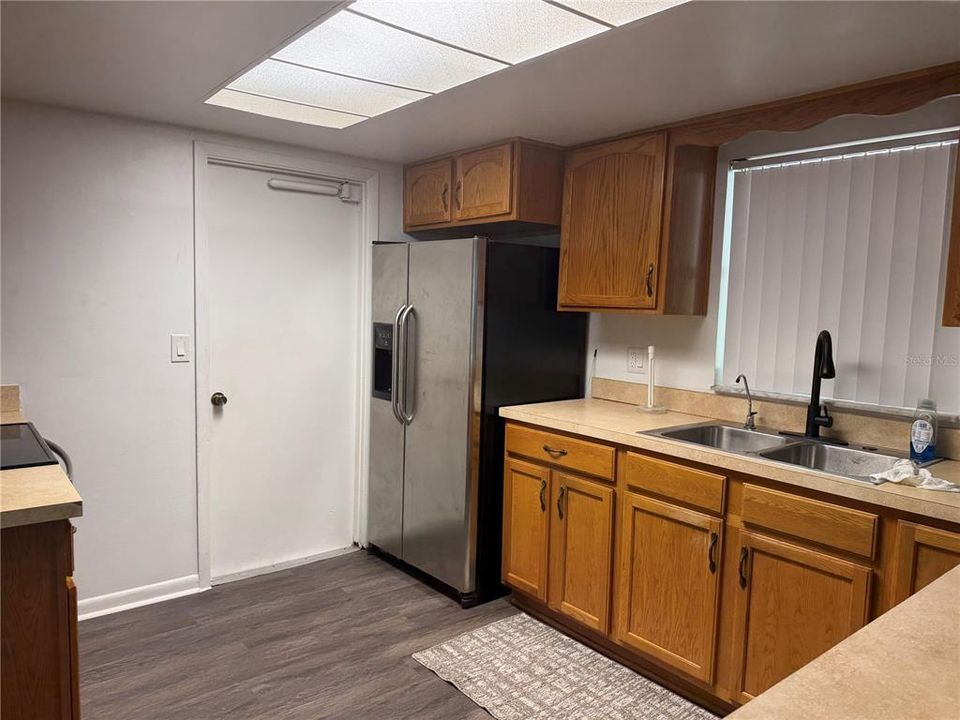 В аренду: $2,400 (4 спален, 2 ванн, 1224 Квадратных фут)