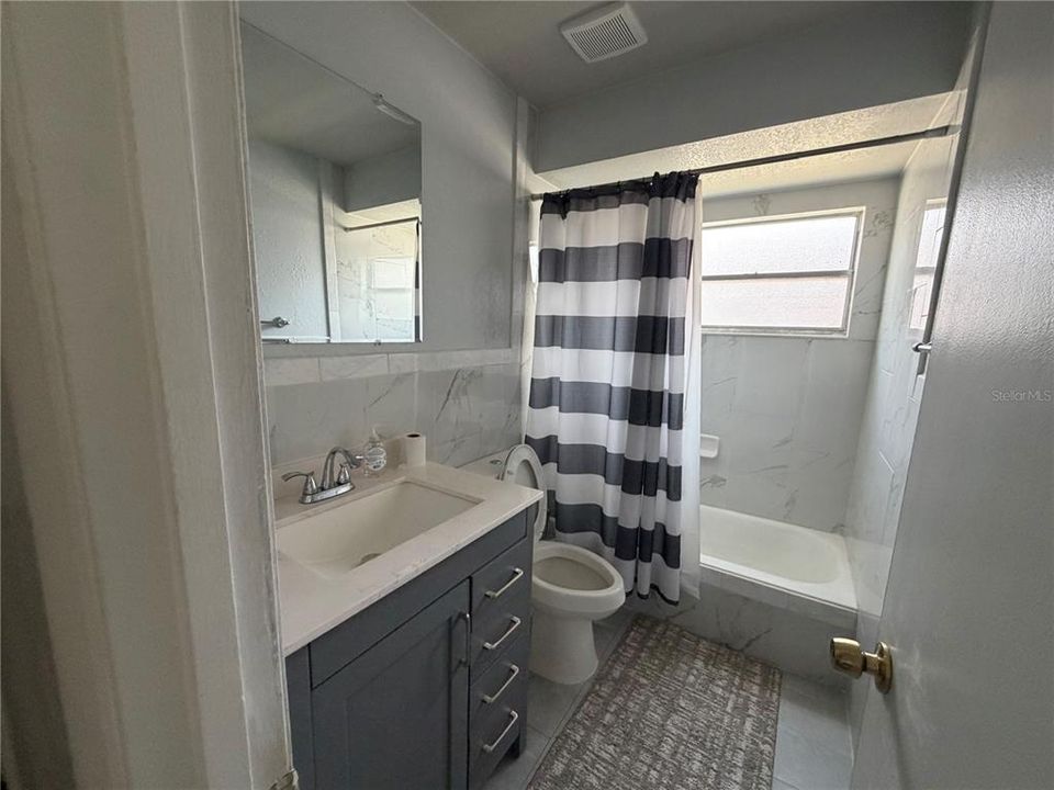 В аренду: $2,400 (4 спален, 2 ванн, 1224 Квадратных фут)