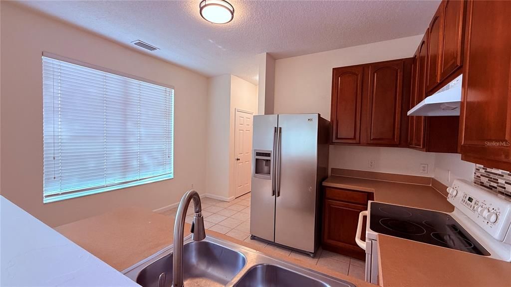 В аренду: $2,350 (3 спален, 2 ванн, 1628 Квадратных фут)
