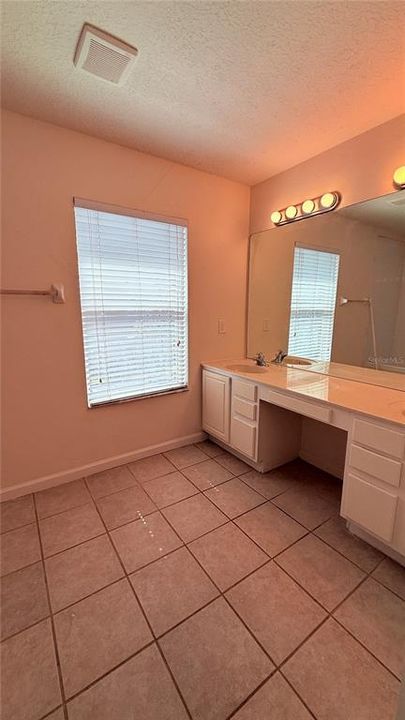 В аренду: $2,350 (3 спален, 2 ванн, 1628 Квадратных фут)