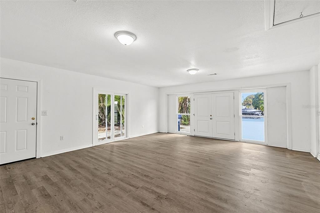 На продажу: $269,900 (3 спален, 2 ванн, 1601 Квадратных фут)