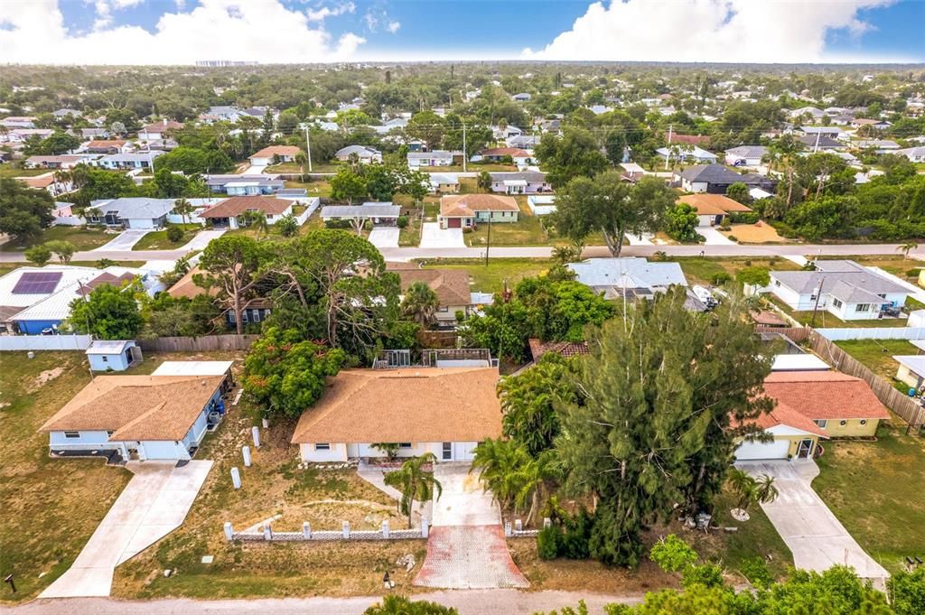 На продажу: $269,900 (3 спален, 2 ванн, 1601 Квадратных фут)
