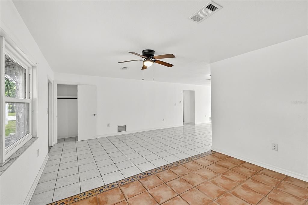 На продажу: $269,900 (3 спален, 2 ванн, 1601 Квадратных фут)
