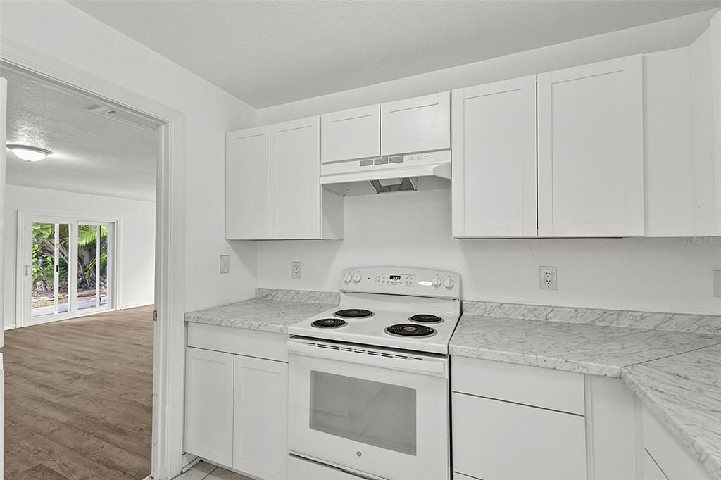 На продажу: $269,900 (3 спален, 2 ванн, 1601 Квадратных фут)