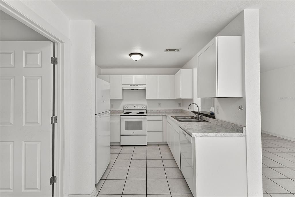 На продажу: $269,900 (3 спален, 2 ванн, 1601 Квадратных фут)