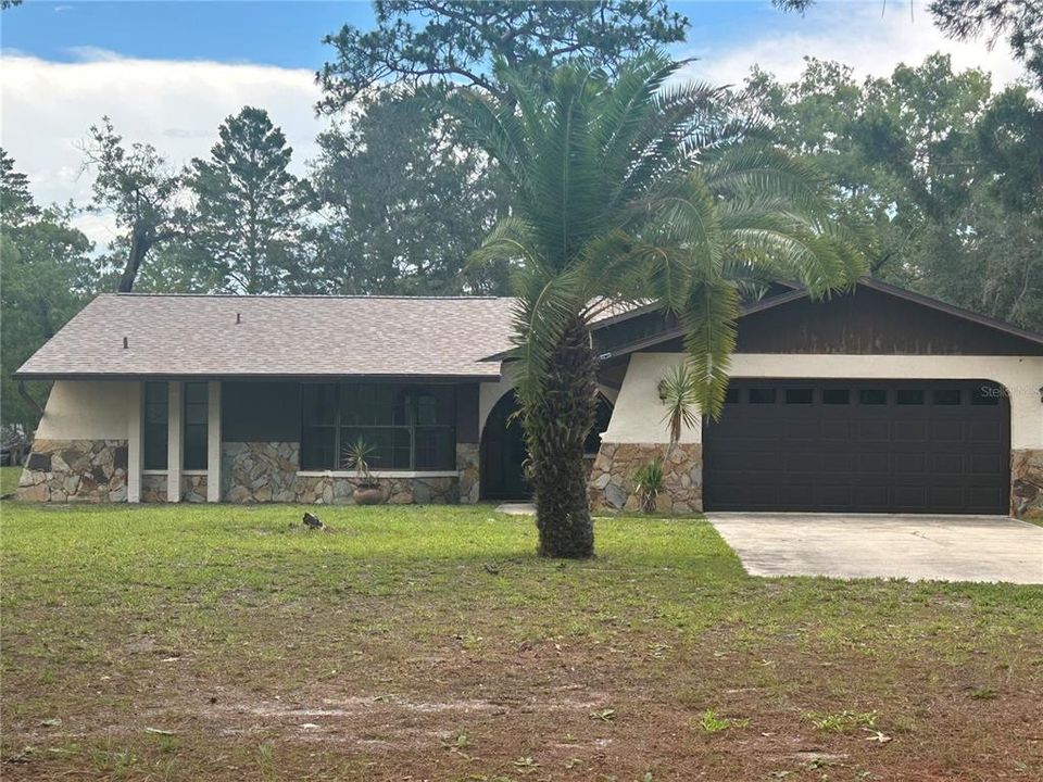 Activo con contrato: $435,000 (3 camas, 2 baños, 1640 Pies cuadrados)