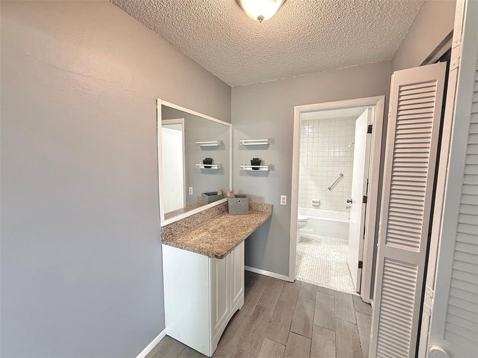 For Sale: $199,900 (2 beds, 2 baths, 1135 Square Feet)