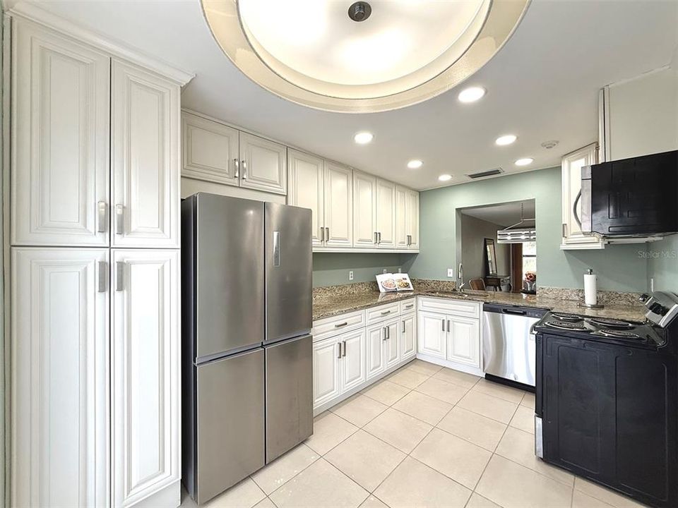 For Sale: $199,900 (2 beds, 2 baths, 1135 Square Feet)