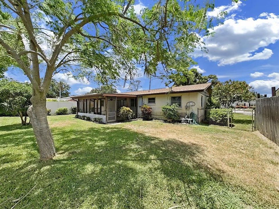 En Venta: $349,000 (3 camas, 2 baños, 1047 Pies cuadrados)