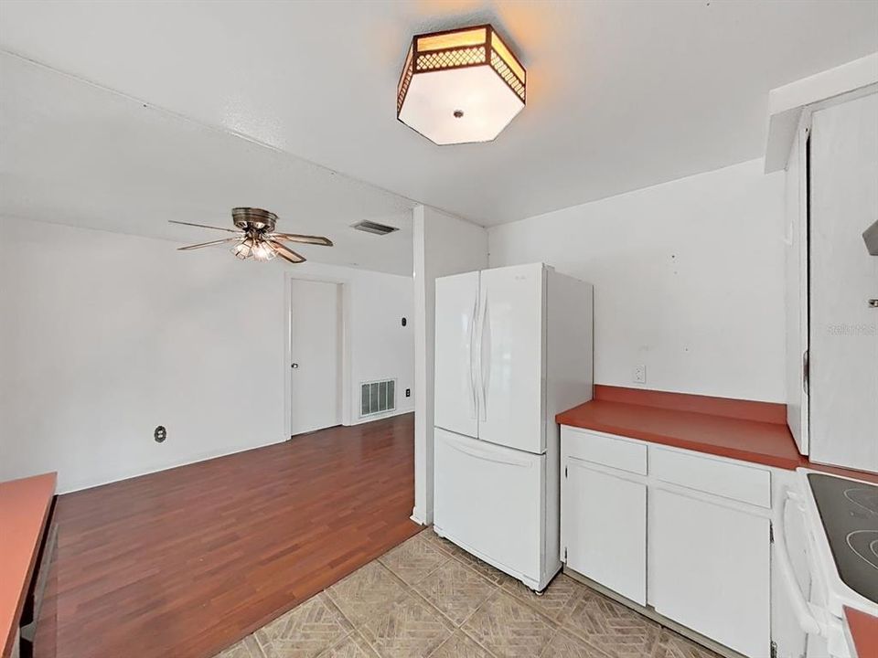 En Venta: $349,000 (3 camas, 2 baños, 1047 Pies cuadrados)