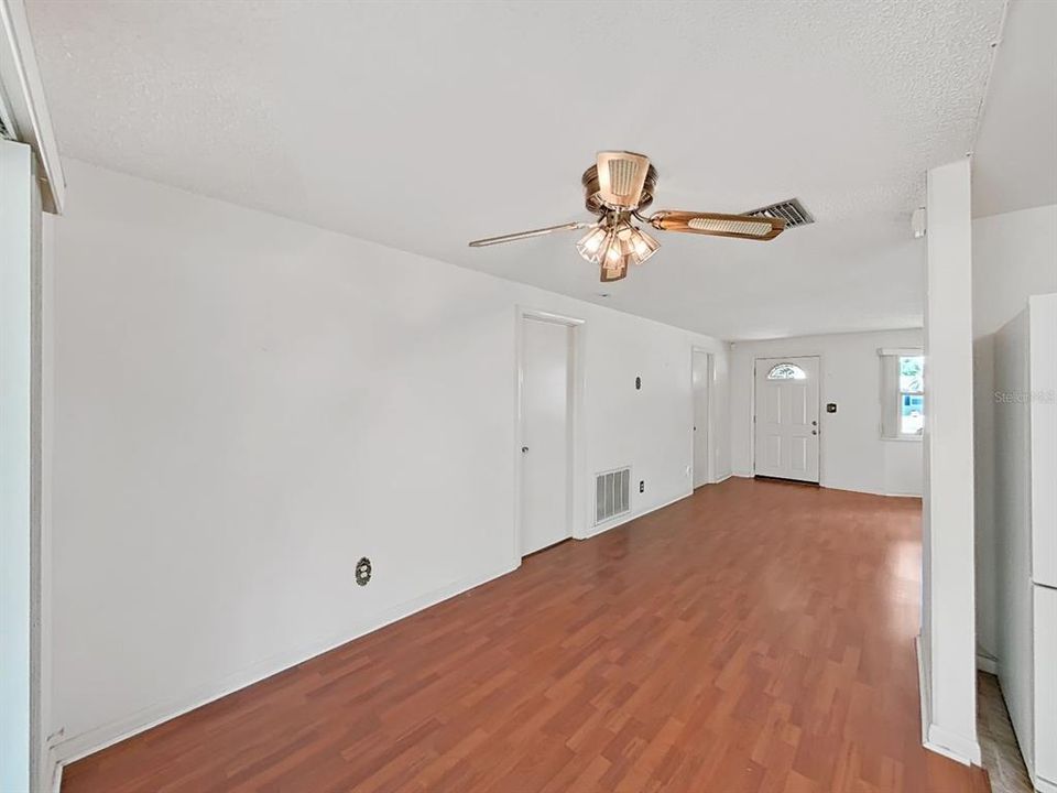 En Venta: $349,000 (3 camas, 2 baños, 1047 Pies cuadrados)