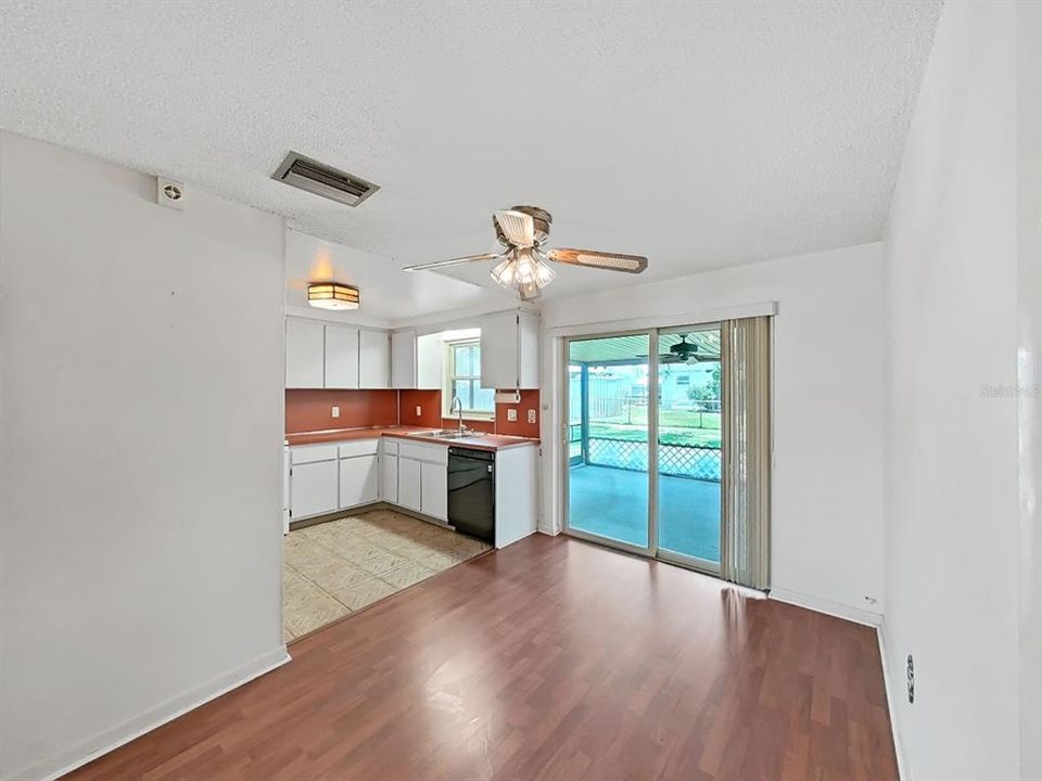 En Venta: $349,000 (3 camas, 2 baños, 1047 Pies cuadrados)