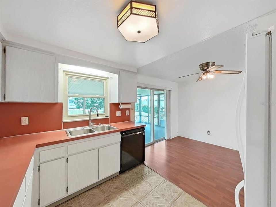 En Venta: $349,000 (3 camas, 2 baños, 1047 Pies cuadrados)