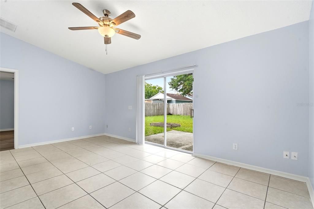 For Sale: $335,000 (3 beds, 2 baths, 1370 Square Feet)