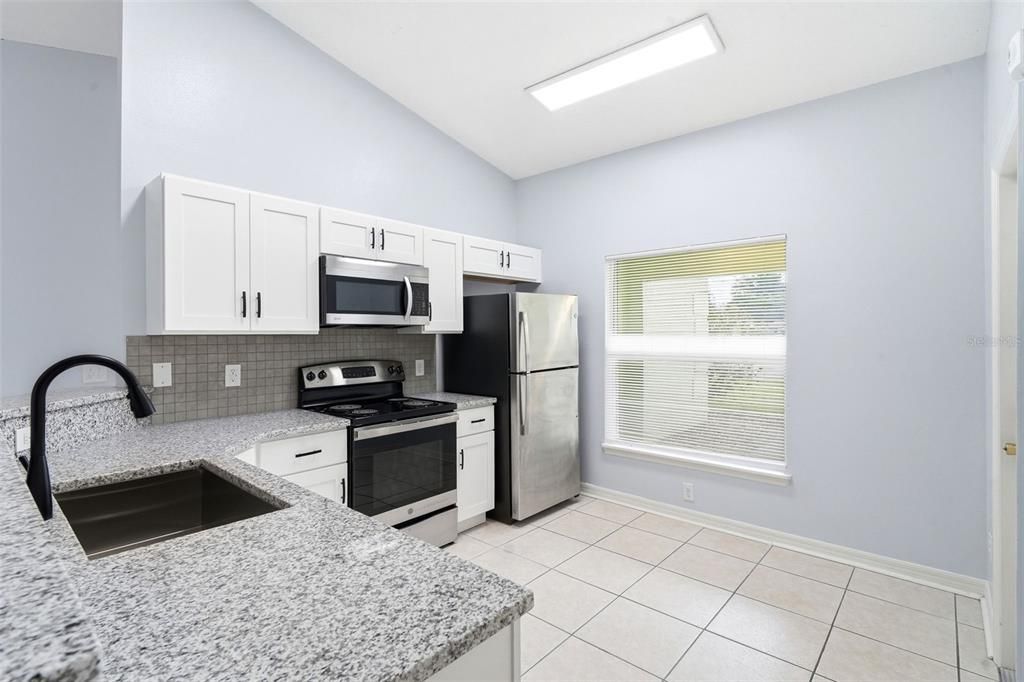 For Sale: $335,000 (3 beds, 2 baths, 1370 Square Feet)