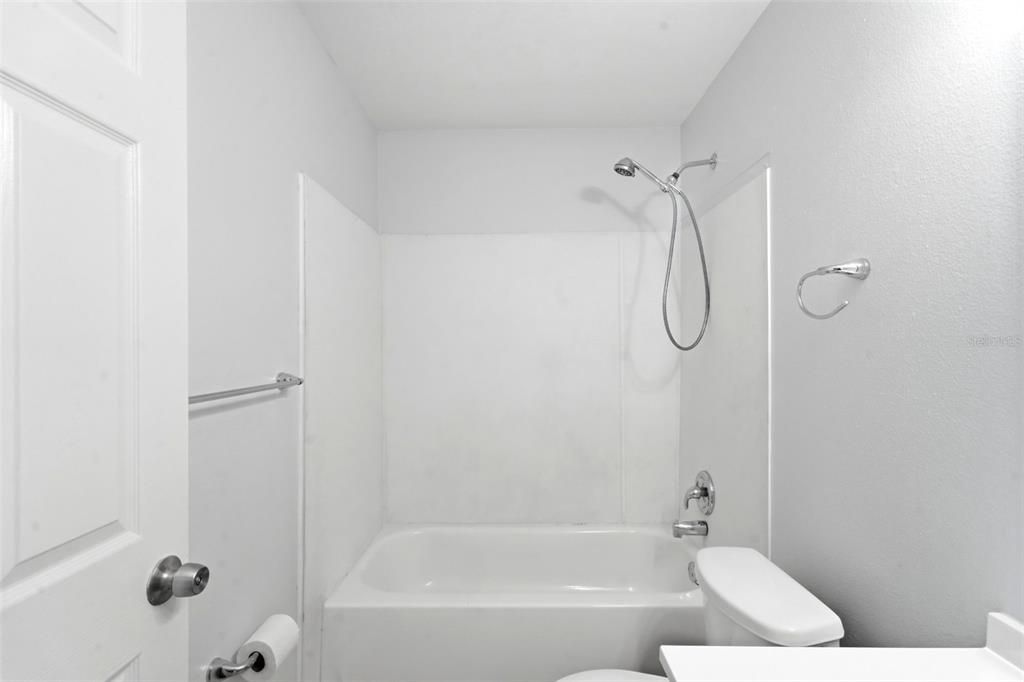 For Sale: $335,000 (3 beds, 2 baths, 1370 Square Feet)