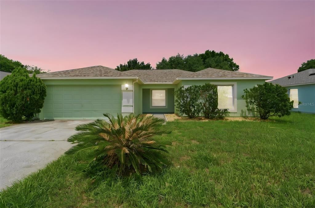 For Sale: $335,000 (3 beds, 2 baths, 1370 Square Feet)