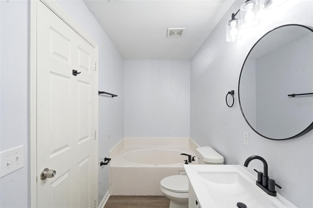 For Sale: $335,000 (3 beds, 2 baths, 1370 Square Feet)