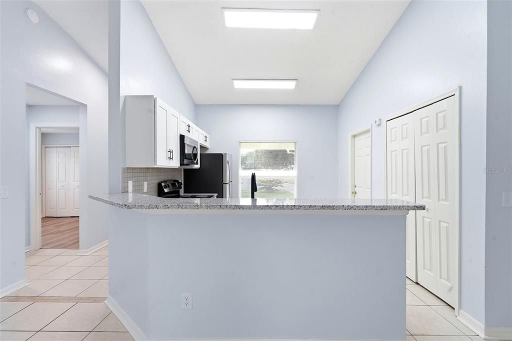 For Sale: $335,000 (3 beds, 2 baths, 1370 Square Feet)