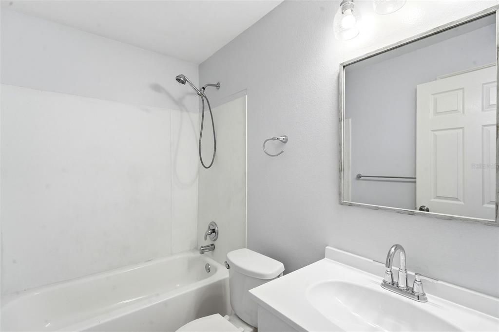 For Sale: $335,000 (3 beds, 2 baths, 1370 Square Feet)