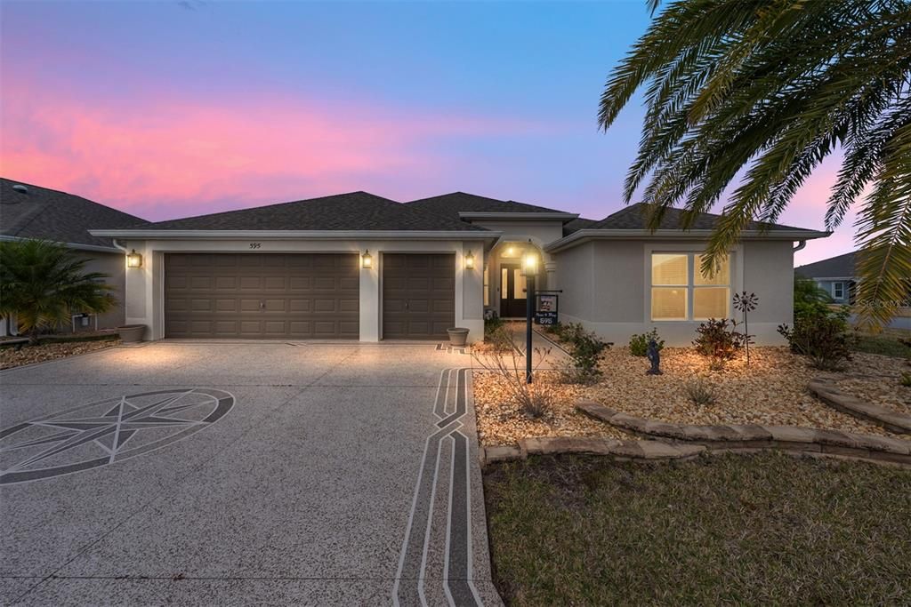 На продажу: $570,000 (3 спален, 2 ванн, 2033 Квадратных фут)