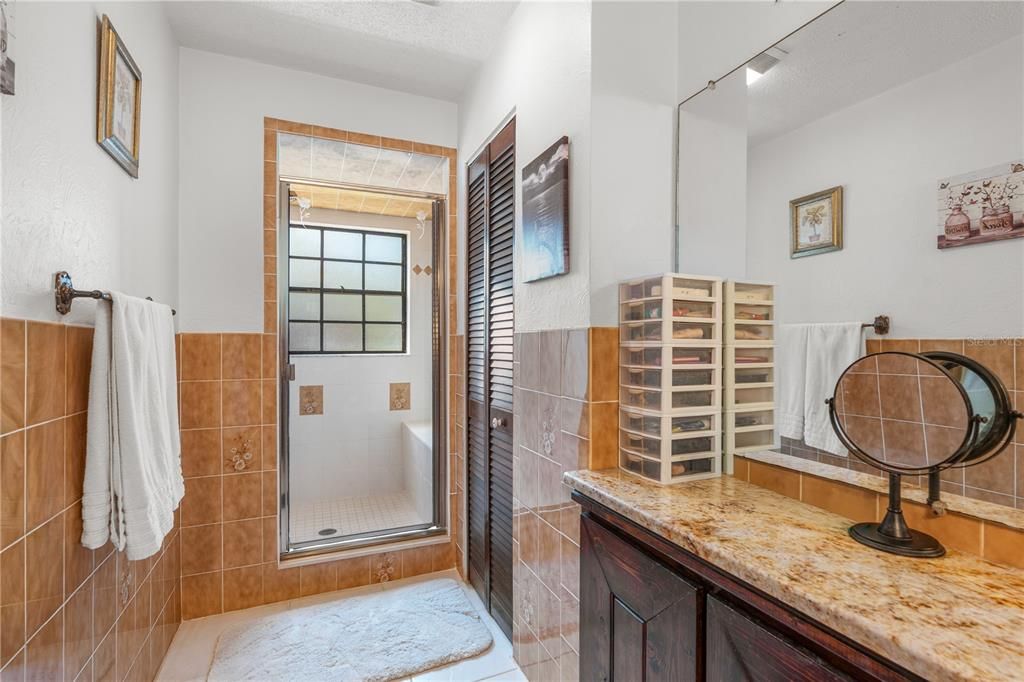 На продажу: $359,900 (3 спален, 2 ванн, 1736 Квадратных фут)
