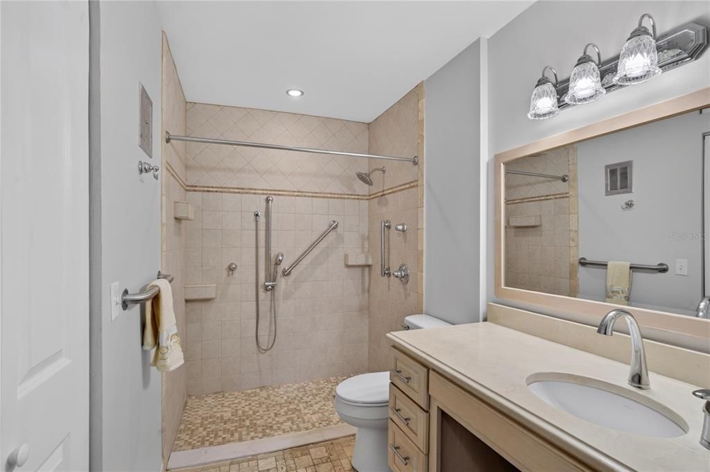 For Sale: $125,000 (2 beds, 2 baths, 1378 Square Feet)