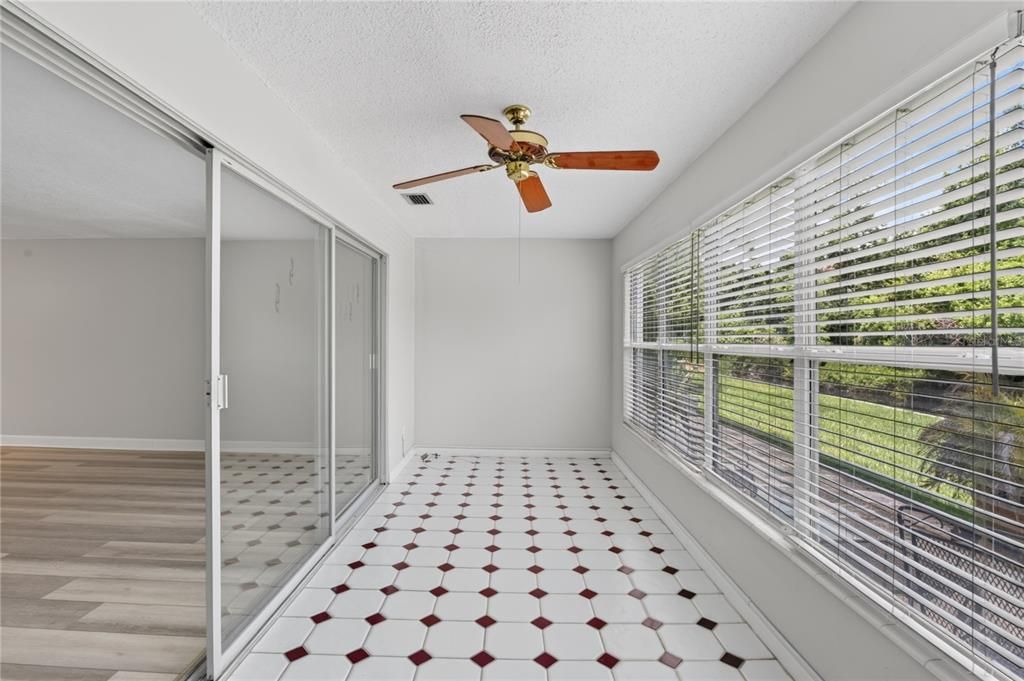For Sale: $125,000 (2 beds, 2 baths, 1378 Square Feet)