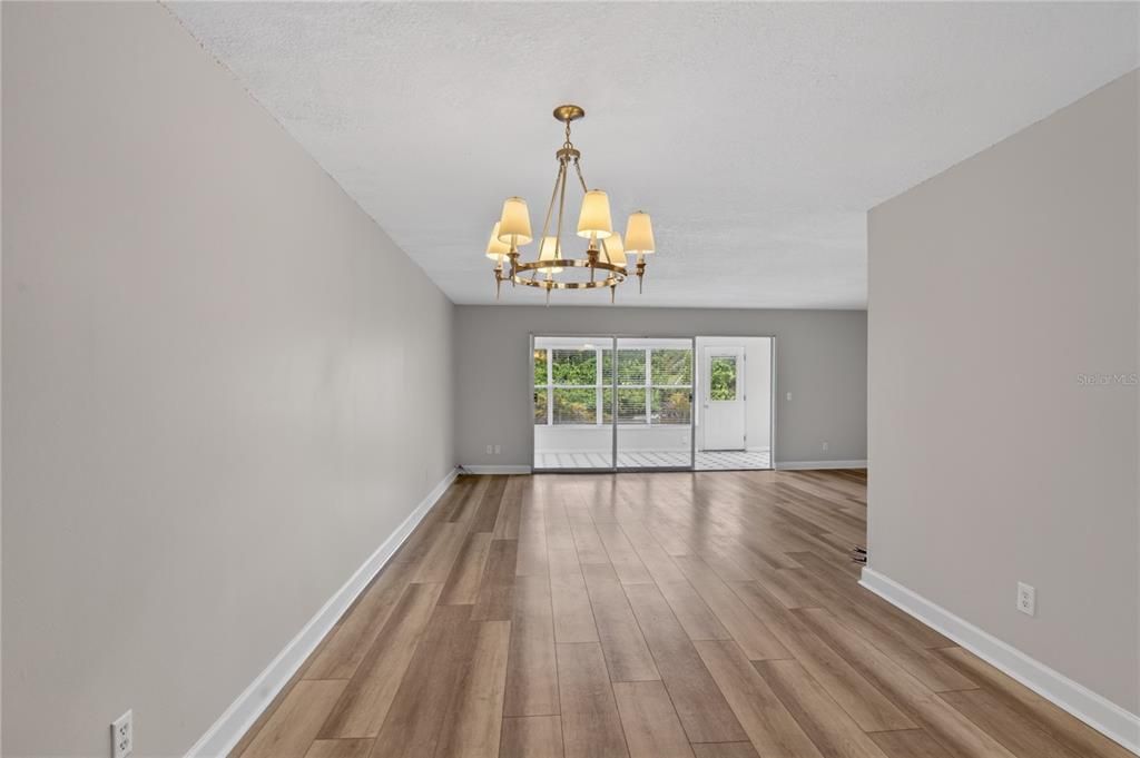 For Sale: $125,000 (2 beds, 2 baths, 1378 Square Feet)
