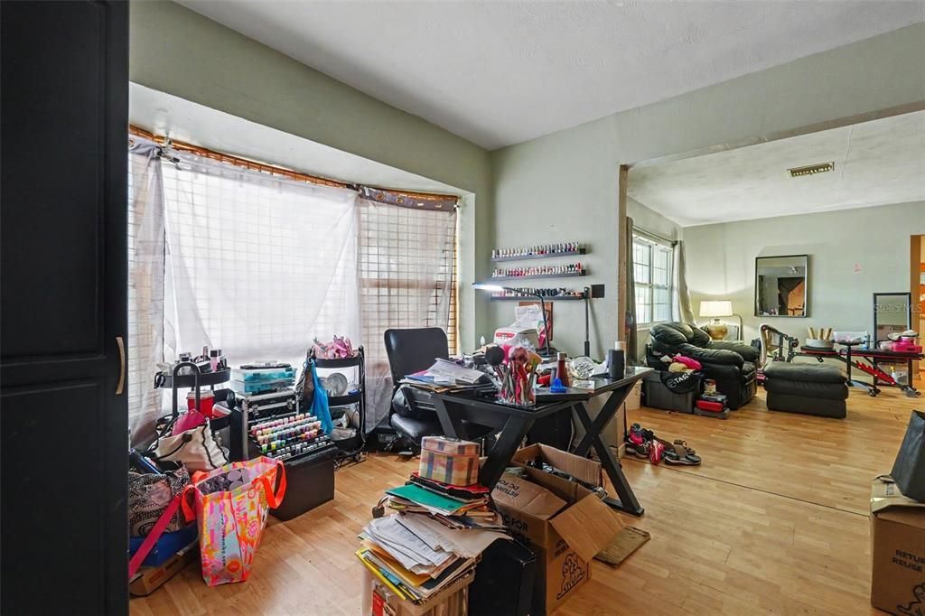 На продажу: $385,000 (4 спален, 3 ванн, 1560 Квадратных фут)
