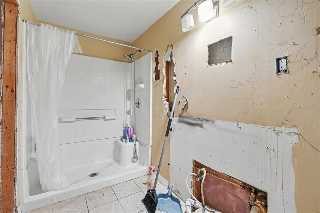 На продажу: $385,000 (4 спален, 3 ванн, 1560 Квадратных фут)
