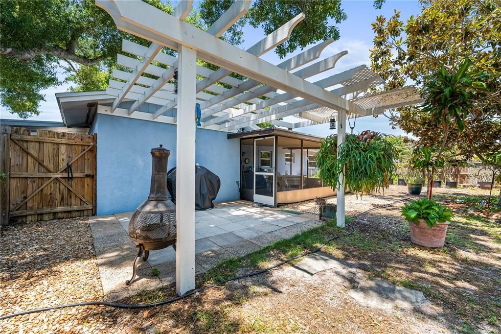 На продажу: $349,900 (3 спален, 2 ванн, 1185 Квадратных фут)