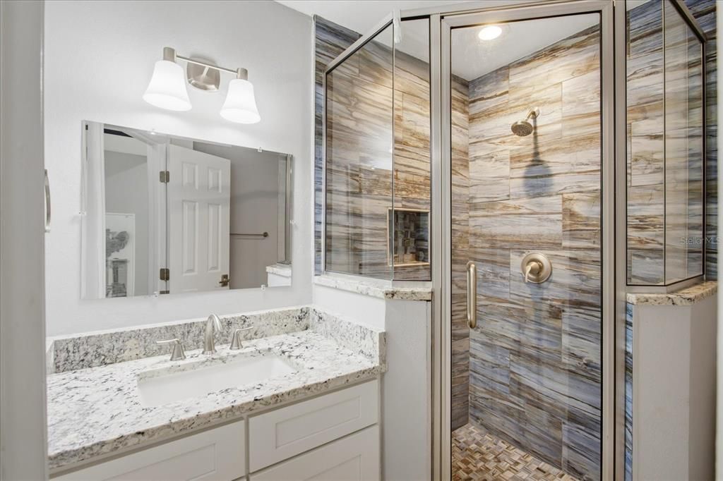 For Sale: $382,000 (2 beds, 2 baths, 1163 Square Feet)