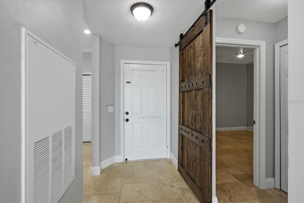 For Sale: $382,000 (2 beds, 2 baths, 1163 Square Feet)