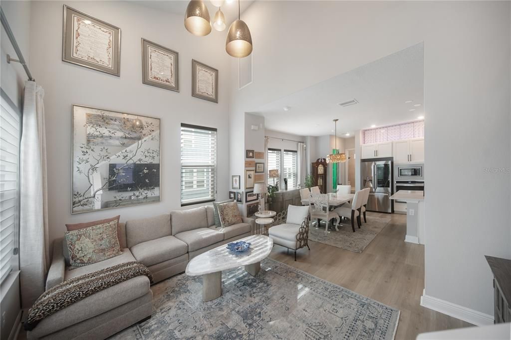 En Venta: $759,000 (3 camas, 3 baños, 1865 Pies cuadrados)