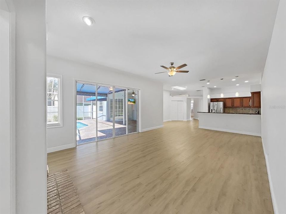 En Venta: $849,000 (4 camas, 3 baños, 2578 Pies cuadrados)