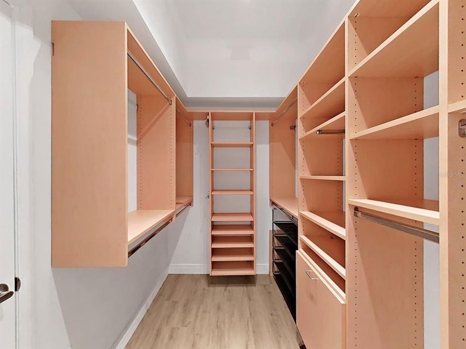 En Venta: $849,000 (4 camas, 3 baños, 2578 Pies cuadrados)