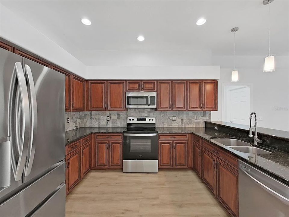 En Venta: $849,000 (4 camas, 3 baños, 2578 Pies cuadrados)