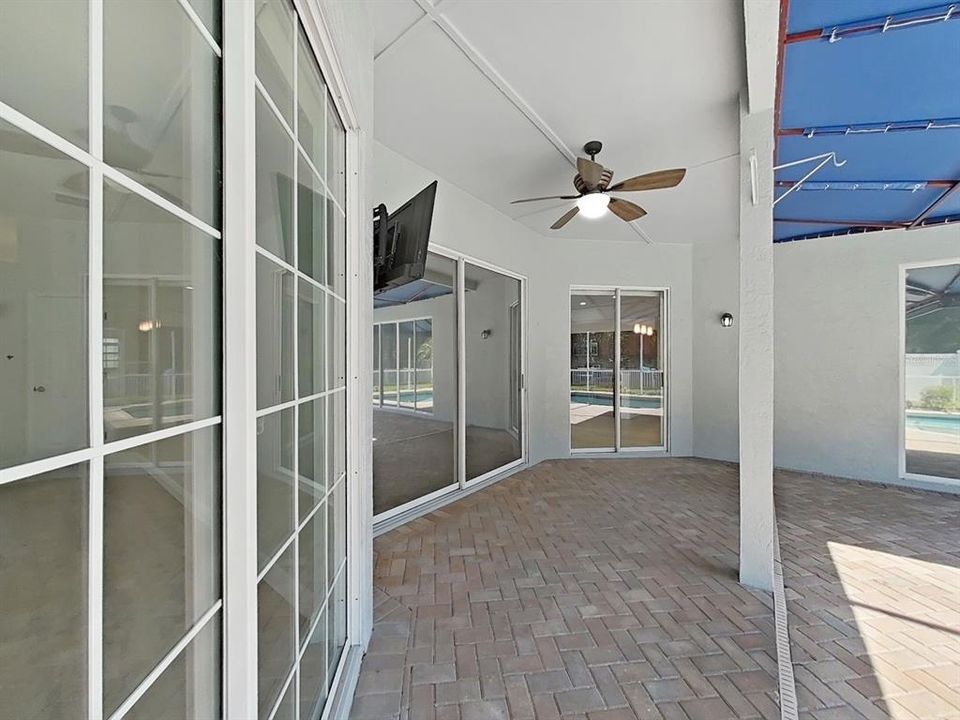 En Venta: $849,000 (4 camas, 3 baños, 2578 Pies cuadrados)