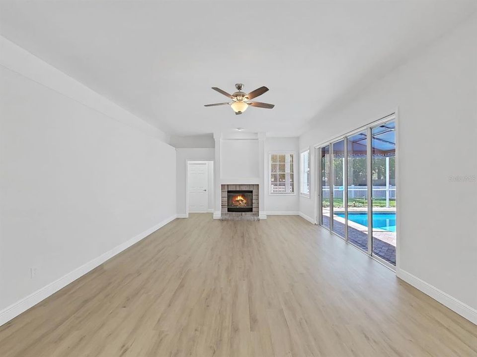 En Venta: $849,000 (4 camas, 3 baños, 2578 Pies cuadrados)