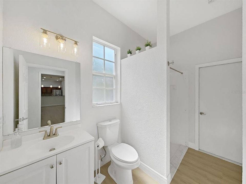 En Venta: $849,000 (4 camas, 3 baños, 2578 Pies cuadrados)