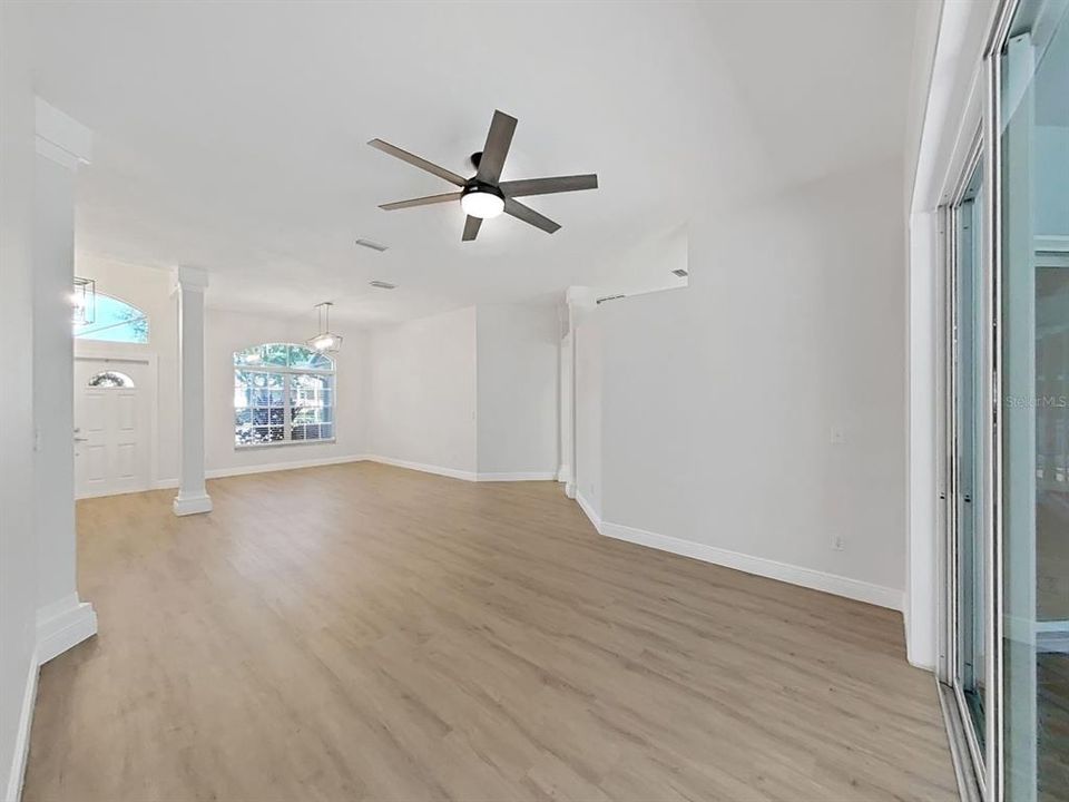 En Venta: $849,000 (4 camas, 3 baños, 2578 Pies cuadrados)