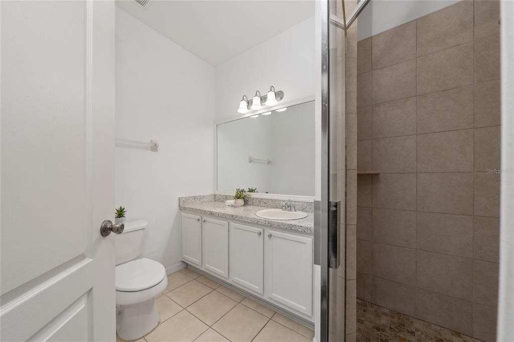 В аренду: $1,975 (2 спален, 2 ванн, 987 Квадратных фут)