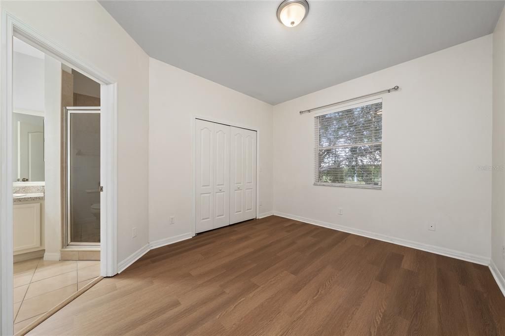 В аренду: $1,975 (2 спален, 2 ванн, 987 Квадратных фут)