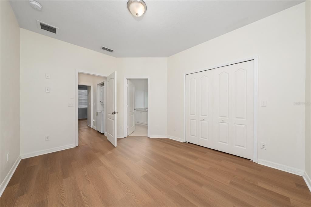 В аренду: $1,975 (2 спален, 2 ванн, 987 Квадратных фут)