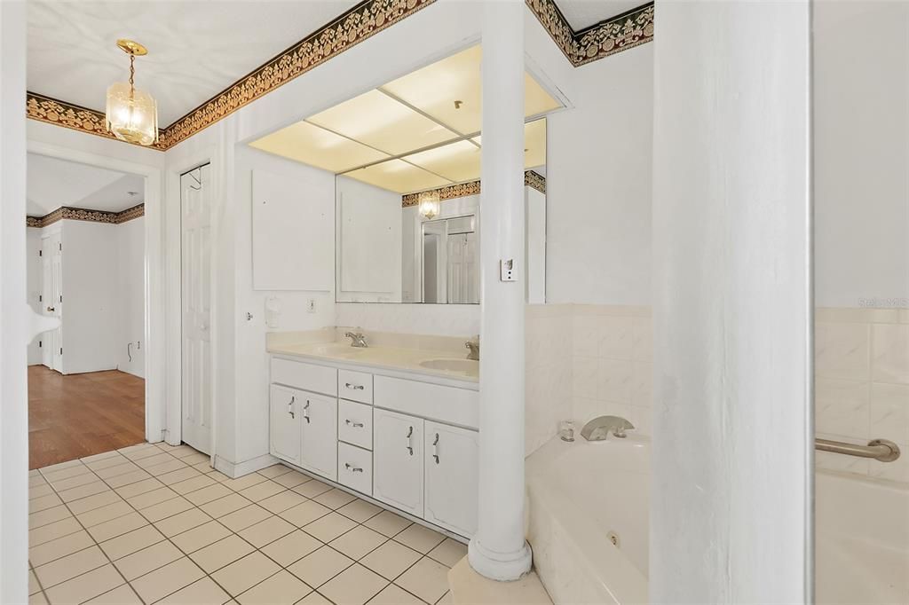 For Sale: $490,000 (4 beds, 3 baths, 2456 Square Feet)