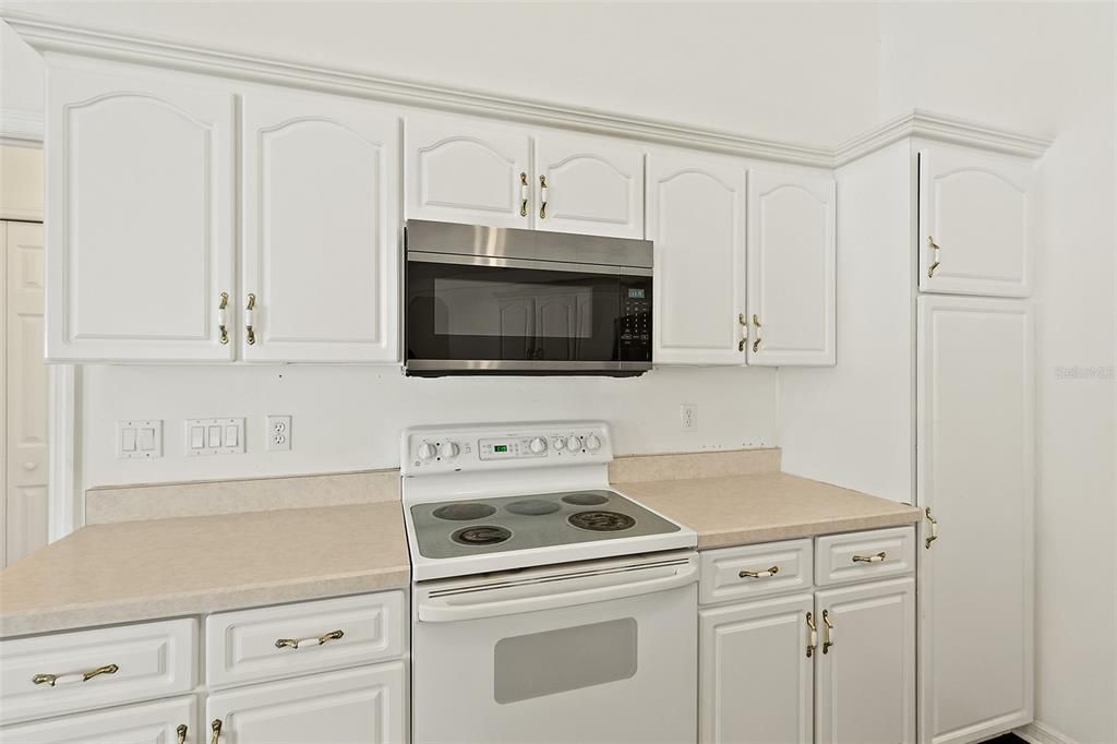 For Sale: $490,000 (4 beds, 3 baths, 2456 Square Feet)